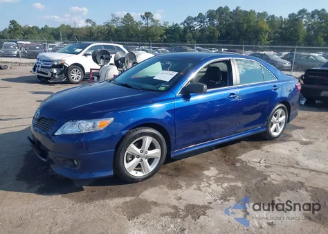 2011 Toyota Camry Se z USA, uszkodzony, nr VIN 4T1BF3EKXBU741718